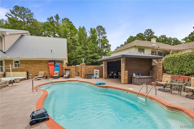 1475 Chase Valley, Northport, AL 35473
