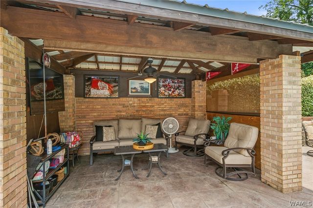 1475 Chase Valley, Northport, AL 35473
