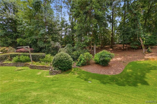 1475 Chase Valley, Northport, AL 35473