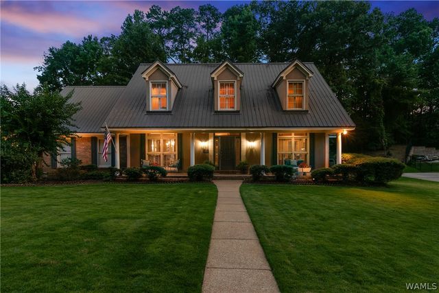 1475 Chase Valley, Northport, AL 35473