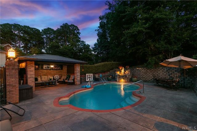 1475 Chase Valley, Northport, AL 35473
