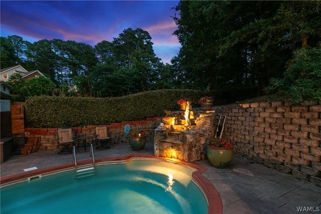 1475 Chase Valley, Northport, AL 35473
