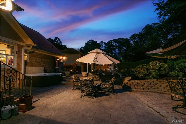 1475 Chase Valley, Northport, AL 35473