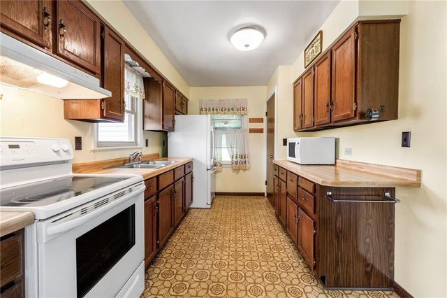 3784 Tamara Drive, Eau Claire, WI 54701