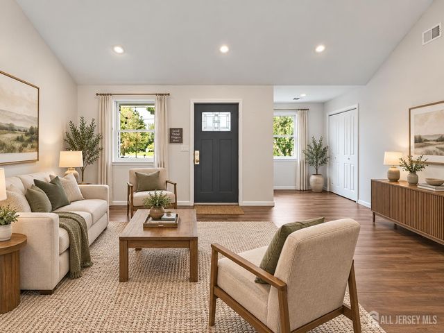 83 Sagamore Avenue, Edison, NJ 08820