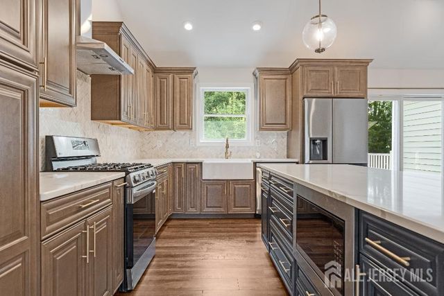 83 Sagamore Avenue, Edison, NJ 08820