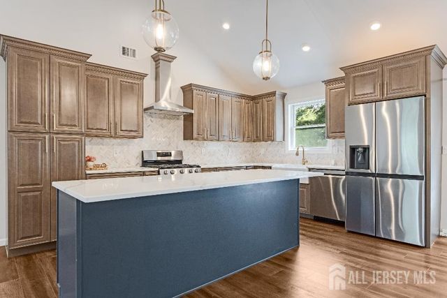 83 Sagamore Avenue, Edison, NJ 08820