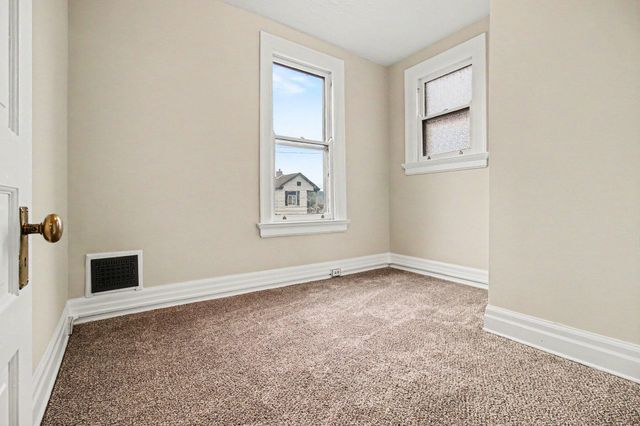 122 W 34th Street, Latonia, KY 41015