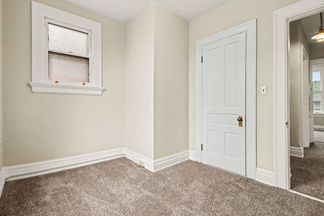 122 W 34th Street, Latonia, KY 41015