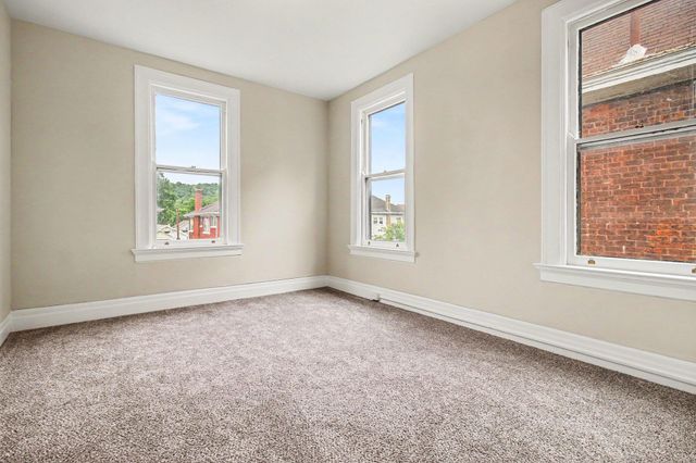 122 W 34th Street, Latonia, KY 41015