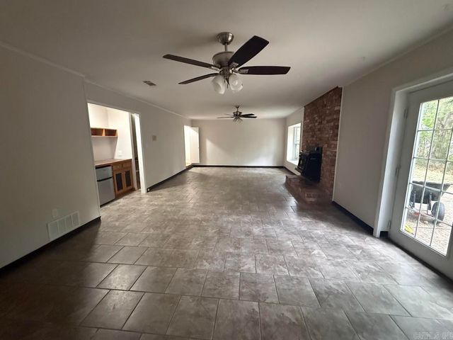 1309 Crest Circle, Benton, AR 72015