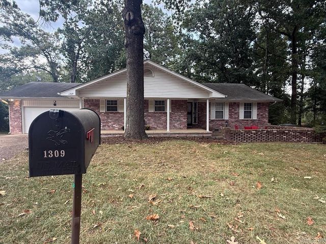 1309 Crest Circle, Benton, AR 72015