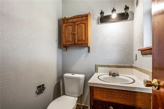 1107 White Road, Springdale, AR 72762