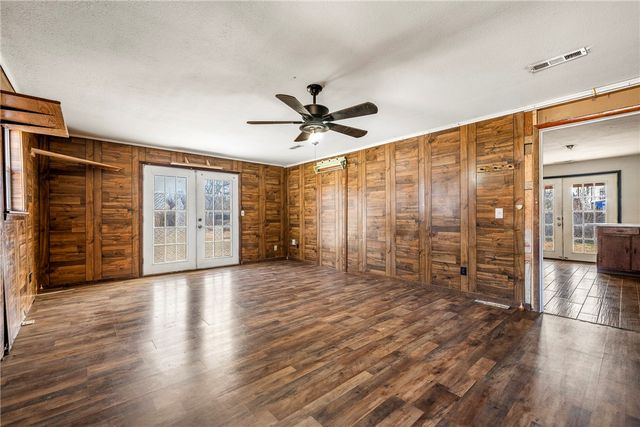 1107 White Road, Springdale, AR 72762