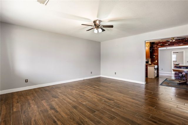 1107 White Road, Springdale, AR 72762