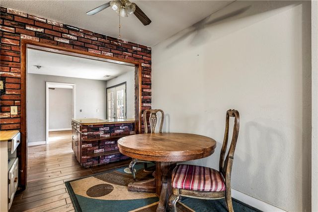 1107 White Road, Springdale, AR 72762