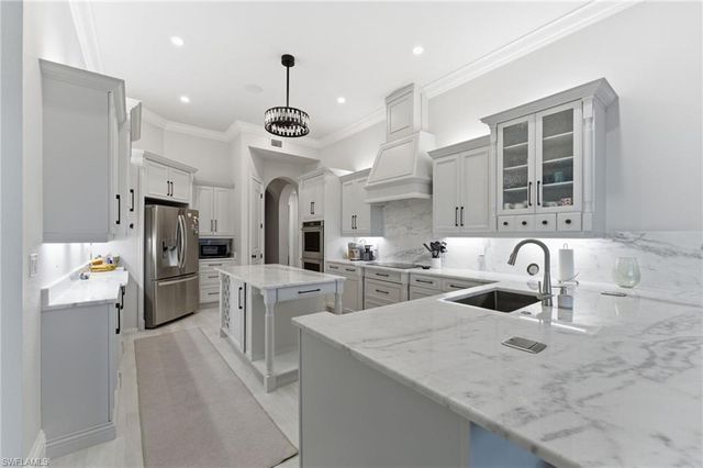 1950 SE 36th ST, Cape Coral, FL 33904