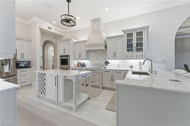 1950 SE 36th ST, Cape Coral, FL 33904