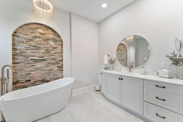 1950 SE 36th ST, Cape Coral, FL 33904