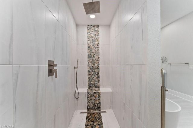 1950 SE 36th ST, Cape Coral, FL 33904