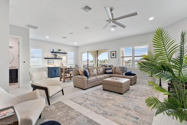 1950 SE 36th ST, Cape Coral, FL 33904