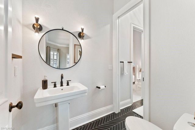 1950 SE 36th ST, Cape Coral, FL 33904