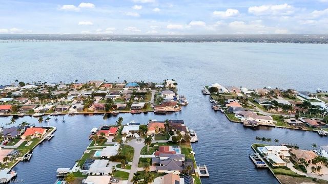 1950 SE 36th ST, Cape Coral, FL 33904