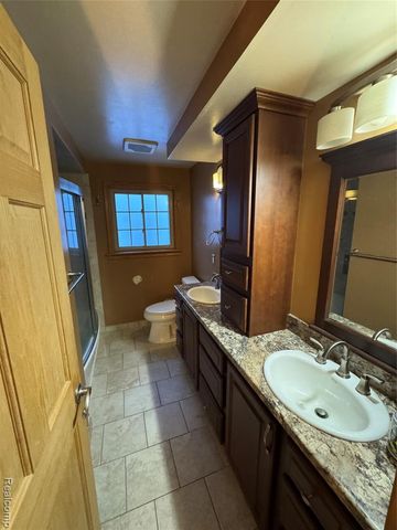 4411 Bloomfield Drive, Sterling Heights, MI 48310