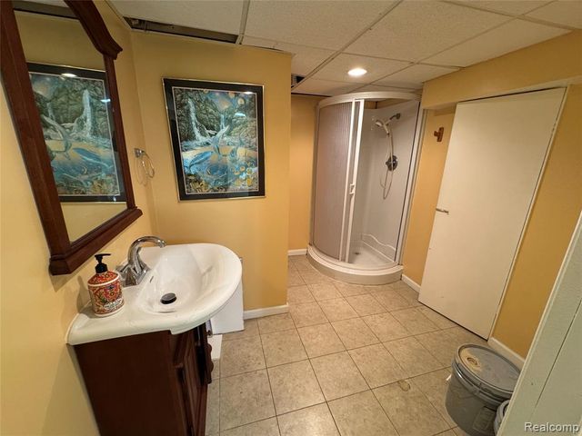 4411 Bloomfield Drive, Sterling Heights, MI 48310