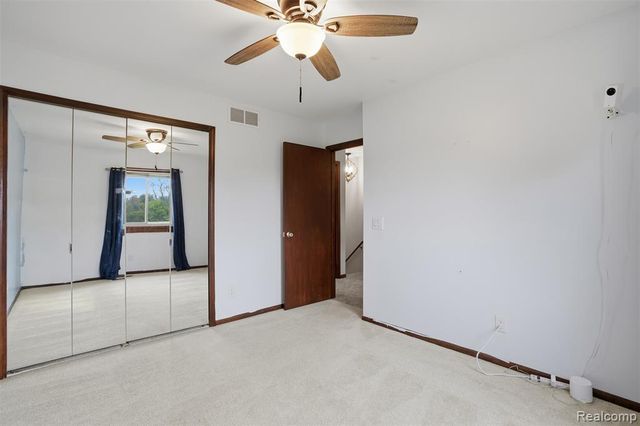 2800 Cedar Valley Drive, Howell, MI 48843