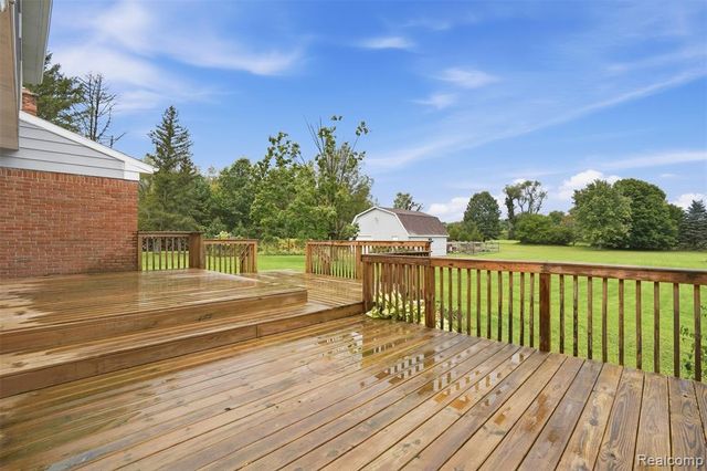 2800 Cedar Valley Drive, Howell, MI 48843