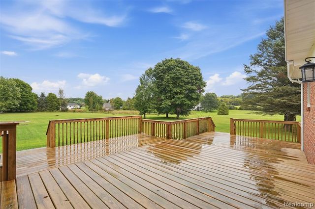 2800 Cedar Valley Drive, Howell, MI 48843