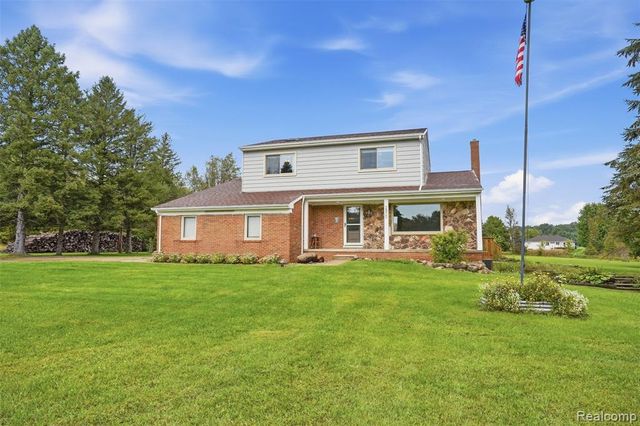 2800 Cedar Valley Drive, Howell, MI 48843
