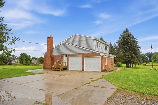 2800 Cedar Valley Drive, Howell, MI 48843