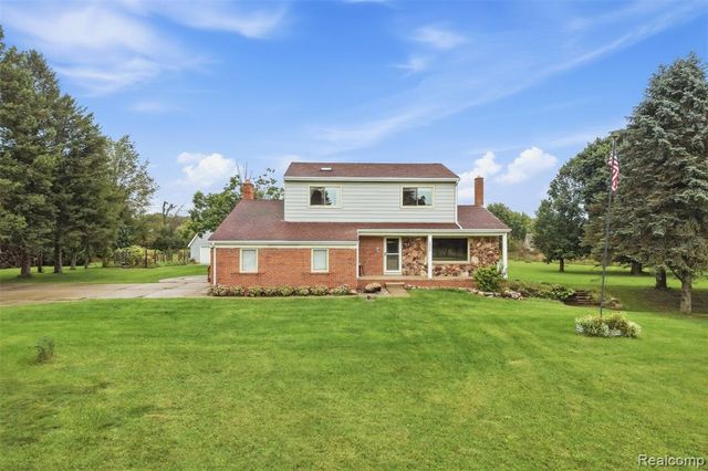 2800 Cedar Valley Drive, Howell, MI 48843