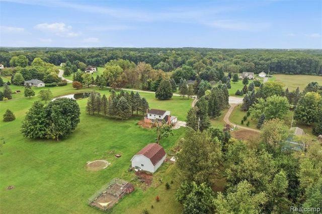 2800 Cedar Valley Drive, Howell, MI 48843