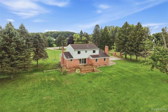 2800 Cedar Valley Drive, Howell, MI 48843