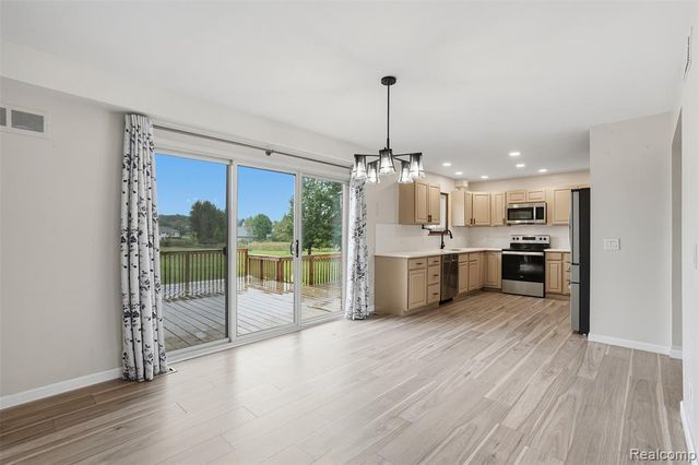 2800 Cedar Valley Drive, Howell, MI 48843