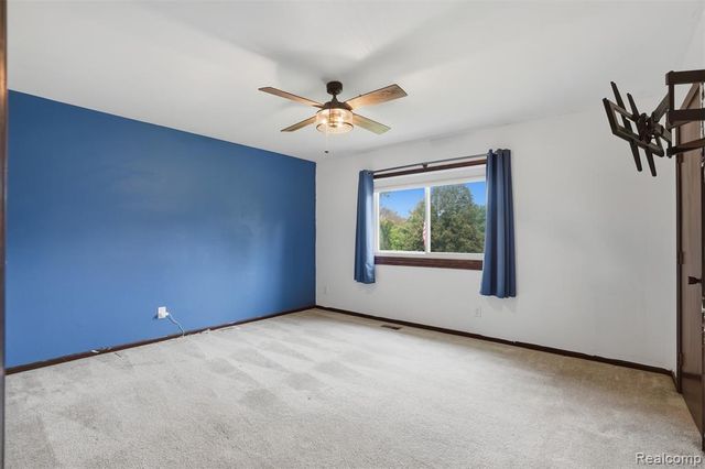 2800 Cedar Valley Drive, Howell, MI 48843