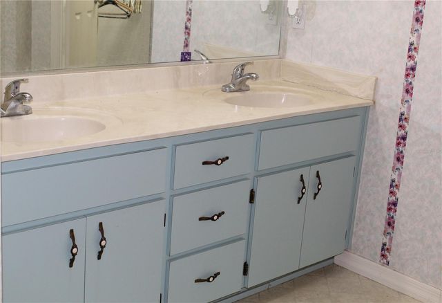 38901 ELLA DRIVE, Lady Lake, FL 32159