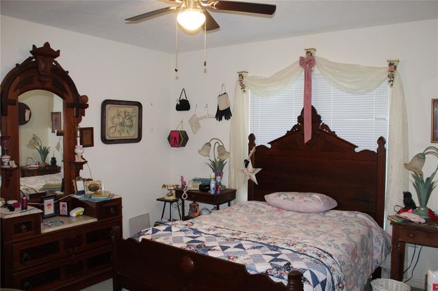 38901 ELLA DRIVE, Lady Lake, FL 32159