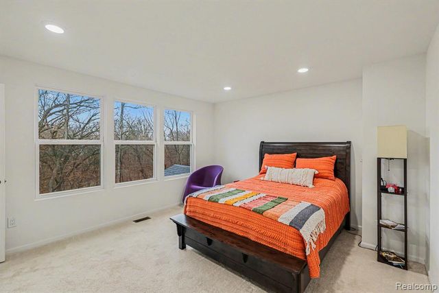 676 N Peppermint Drive 47, Rochester, MI 48307