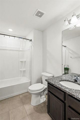 676 N Peppermint Drive 47, Rochester, MI 48307