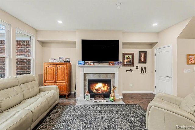 676 N Peppermint Drive 47, Rochester, MI 48307