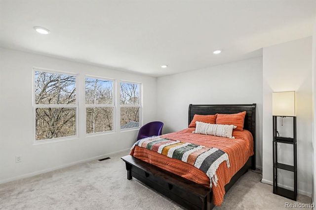 676 N Peppermint Drive 47, Rochester, MI 48307