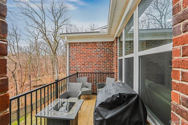 676 N Peppermint Drive 47, Rochester, MI 48307