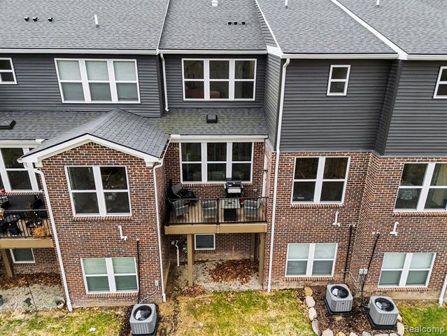 676 N Peppermint Drive 47, Rochester, MI 48307