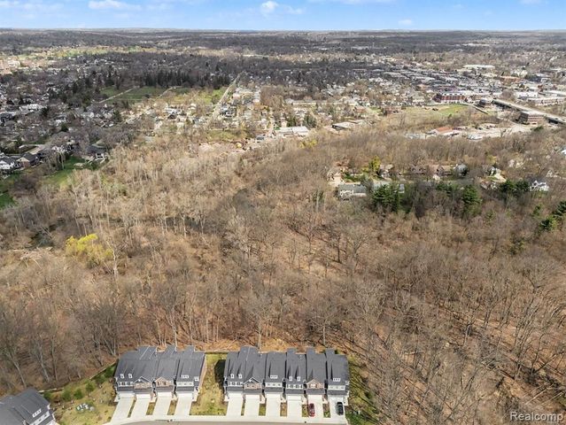 676 N Peppermint Drive 47, Rochester, MI 48307