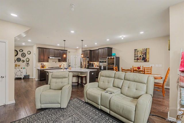 676 N Peppermint Drive 47, Rochester, MI 48307