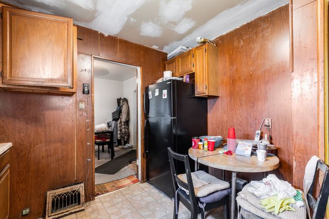 10223 S Indiana Avenue, Chicago, IL 60628